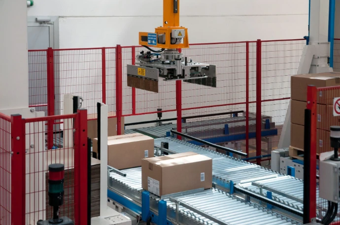 Industriële robotica en automatisering als achtergrond voor palletiseermachine sensoriek
