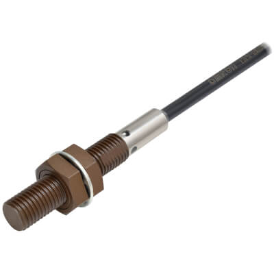 Omron E2EW-QX2D18 2M inductieve sensor