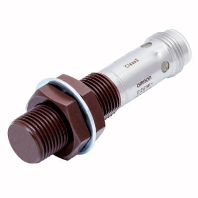 Omron E2EW-QX6B3T12-M1 inductieve sensor