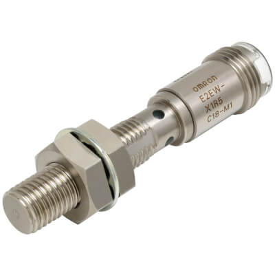 Omron E2EW-X1R5B18-M1 inductieve sensor