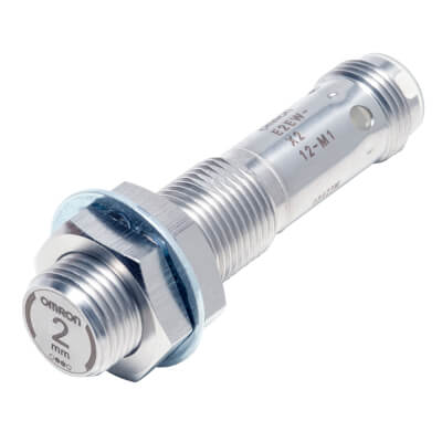 Omron E2EW-X2B112-M1 inductieve sensor