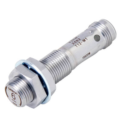 Omron E2EW-X6C312-M1 inductieve sensor