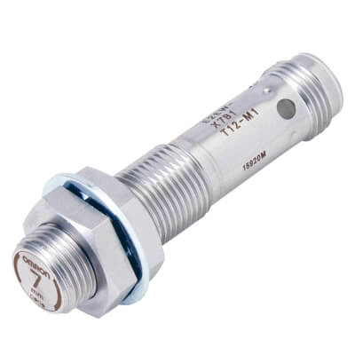 Omron E2EW-X7B212-M1 inductieve sensor