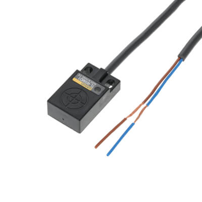 Omron TL-W5MD1 2M inductieve sensor